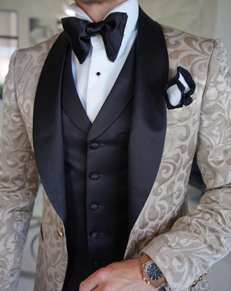 Champagne Oro and Black Paisley Dinner Jacket @ The Vault