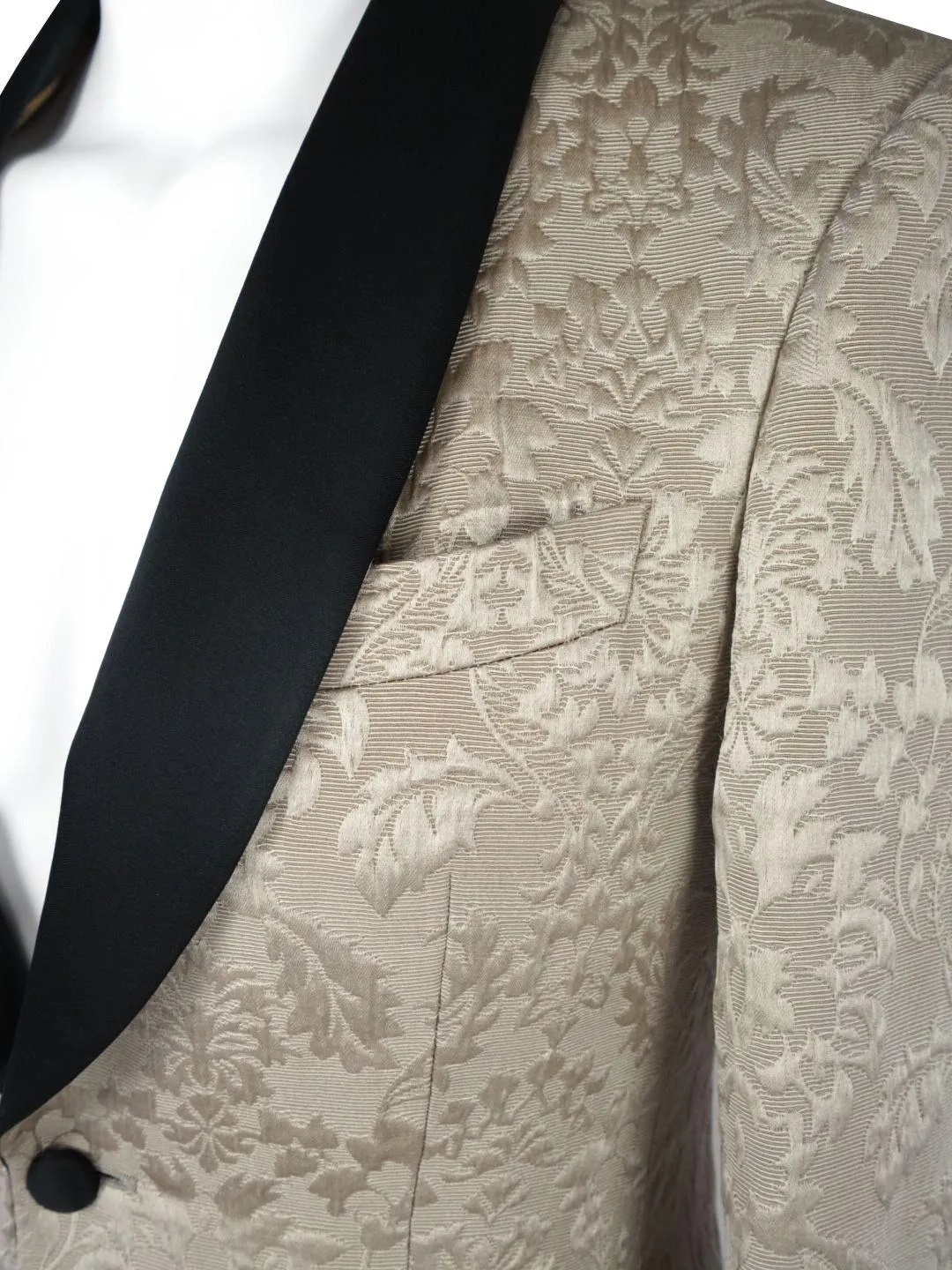 Champagne Oro Fiore and Black Dinner Jacket @ The Vault