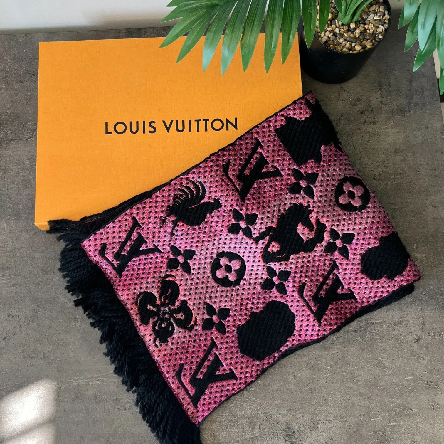 Women's Monogram Echarpe Mania Scarf Black